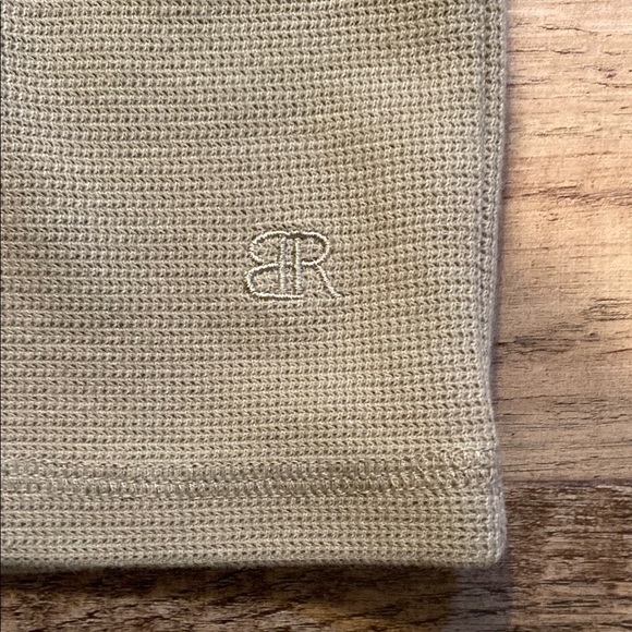 Banana Republic Men's Cream Sweater - Picture 3 of 8